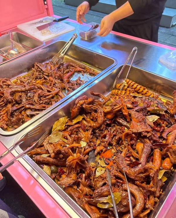 线下股票配资平台 摆摊教徒，跟餐饮加盟一样泛滥，想少花钱创业，最后却花了更多钱